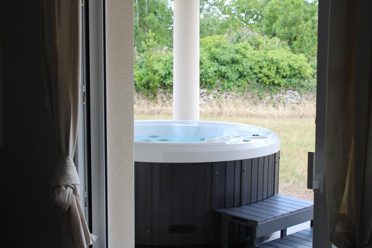 Gîte Lou, Gîte famille et bien être avec jacuzzi Fontenay-le-Comte Extérieur photo